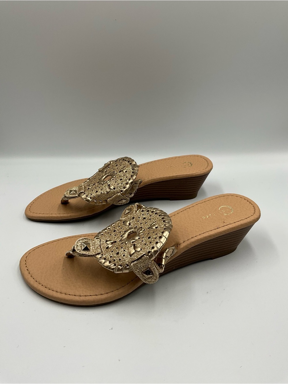 C est 1946 Sandals Size 8 Metallic Gold Wedge Thongs with Decorative Medallions